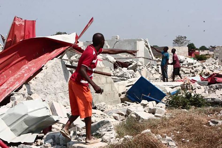 Algumas das mais de 600 casas demolidas pelo governo na zona do Zango II, em Luanda, Angola, desde 31 de julho de 2016.