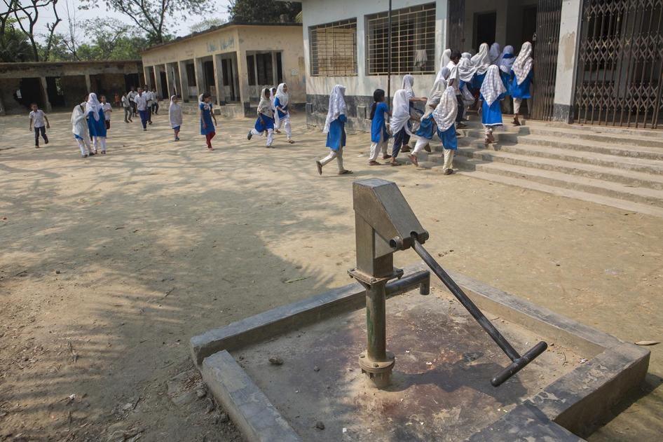 A broken-down and unused government tubewell in a school playground. When Human Rights Watch visited Iruain in July 2015, the village was without any government-installed functioning and publicly accessible water points. Iruain (Laksam Upazila in Comilla 