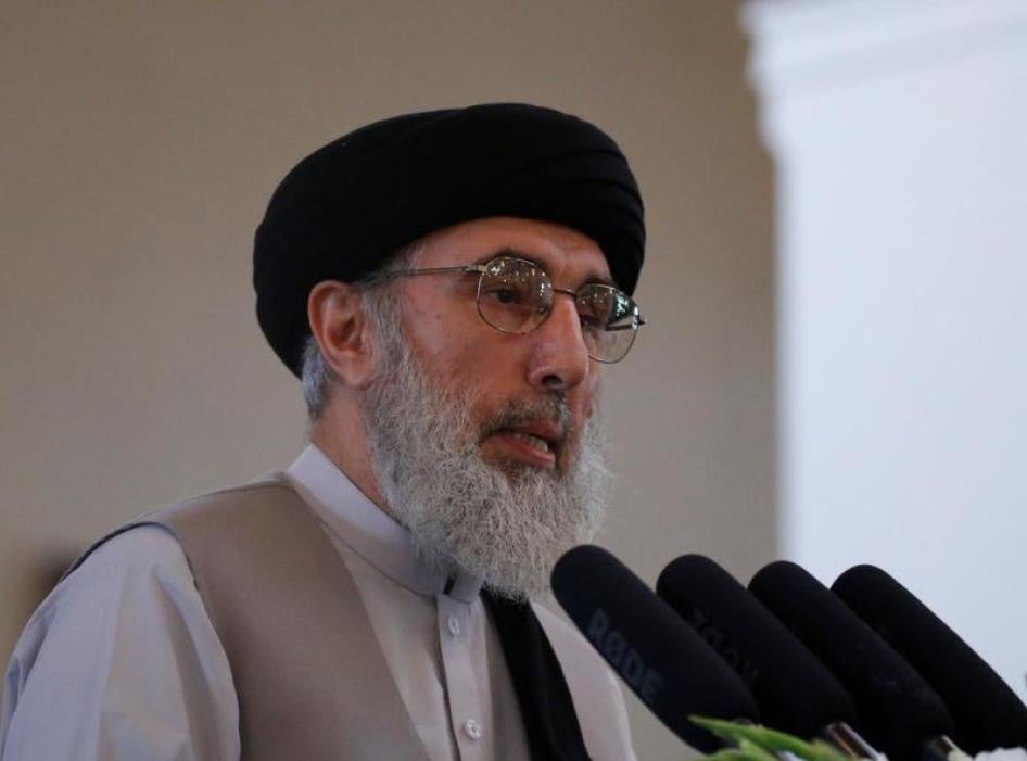 Afghan warlord Gulbuddin Hekmatyar speaks during a welcoming ceremony at the presidential palace in Kabul, Afghanistan May 4, 2017. 