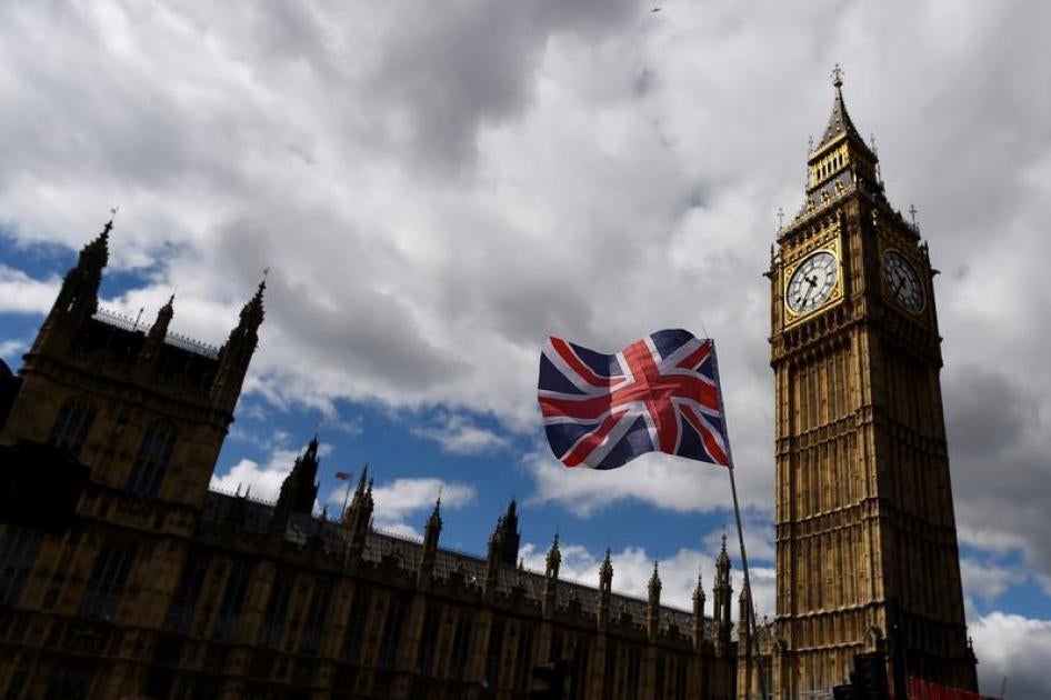英国伦敦议会大厦和英国国旗，2017年6月7日。