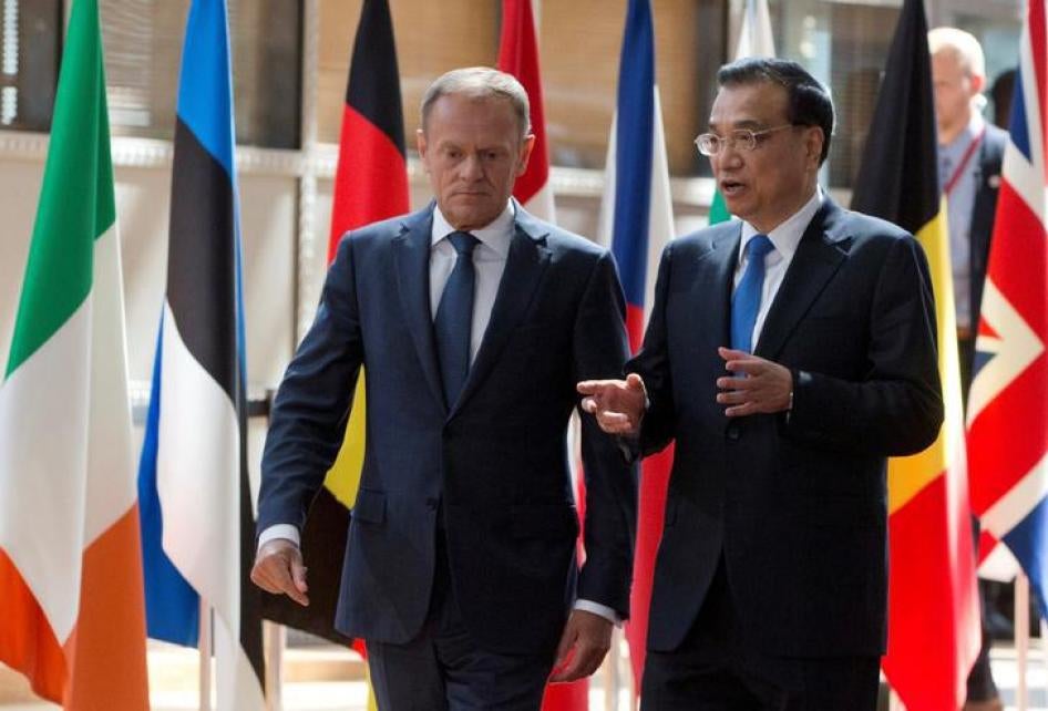 欧洲理事会主席图斯克和中国总理李克强联袂抵达欧中峰会会场，布鲁塞尔，2017年6月2日。