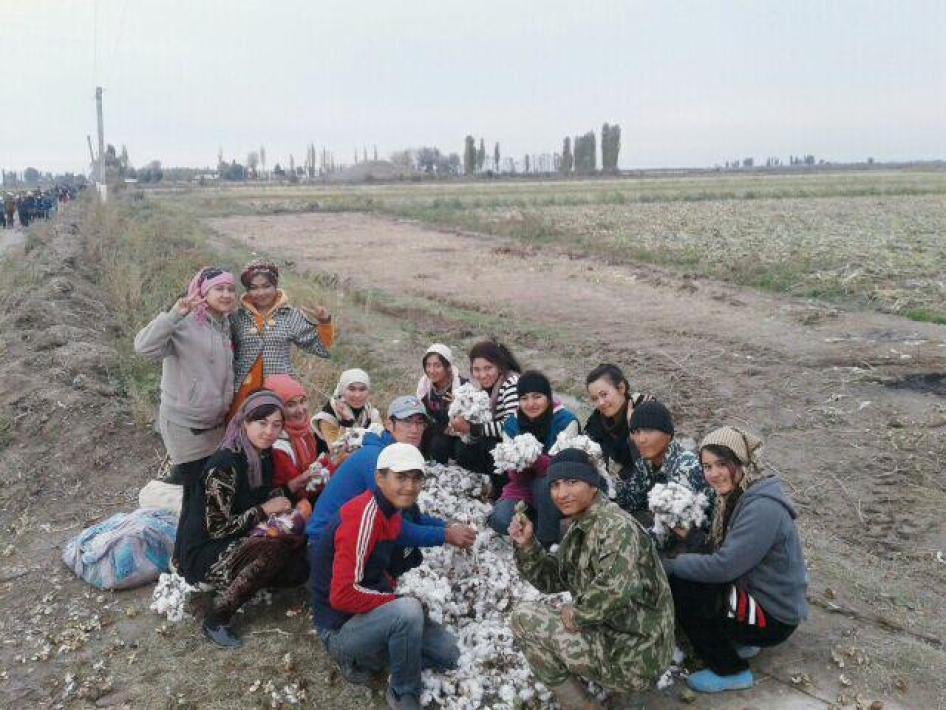 University students continuing to work in the cotton fields into the winter, November 2016, Andijan region.