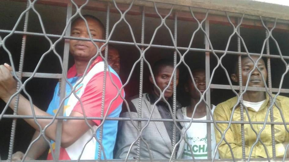 De gauche à droite : Timothée Mbuya, Erick Omari, Patrick Mbuya, Jean Mulenda et Jean Pierre Tshibitshabu. Ils ont été arrêtés à Lubumbashi le 31 juillet 2017.
