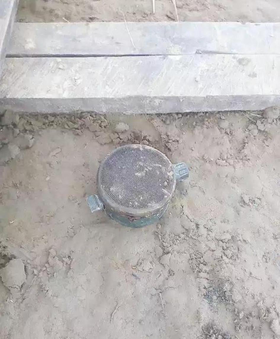 孟加拉与缅甸边界附近发现的一枚地雷，2017年9月10日。
