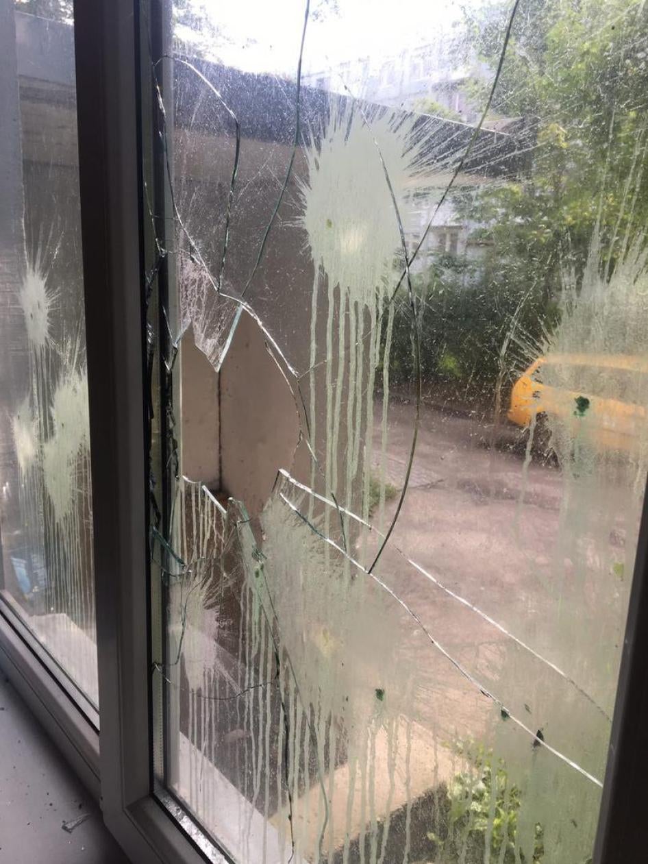 shattered window Navalny