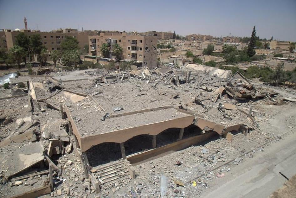 The ruins of a market and bakery in Tabqa after an airstrike on March 22, 2017.