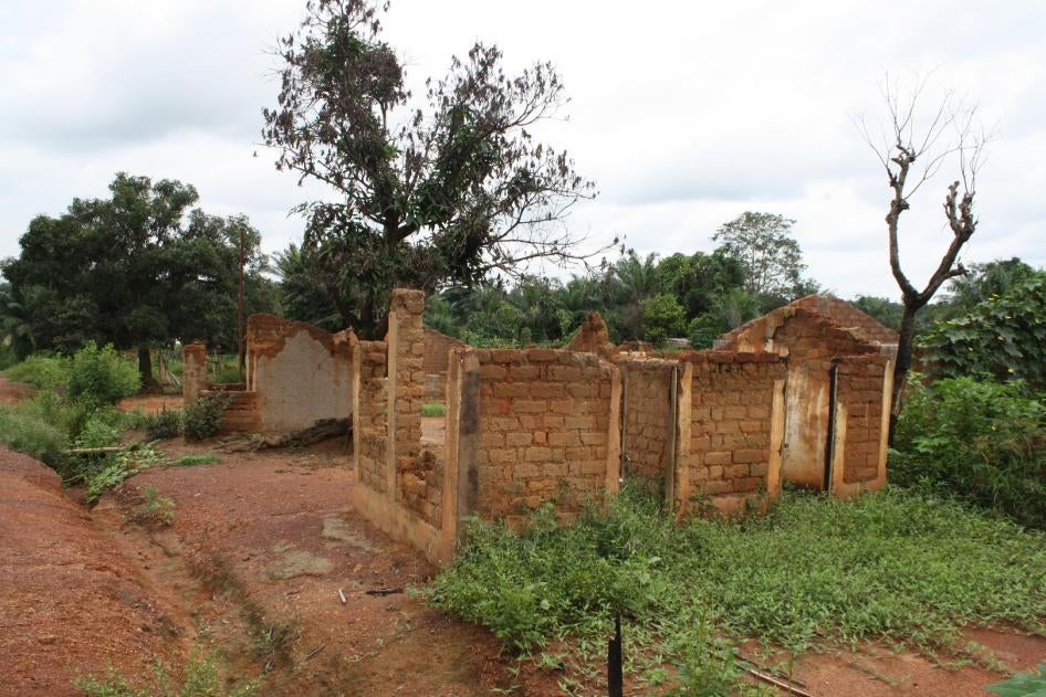 Des maisons détruites dans le quartier de Paris-Congo à Alindao, en République centrafricaine. Ce secteur a été attaqué le 9 mai 2017 par des combattants de l'UPC et des civils musulmans armés. 