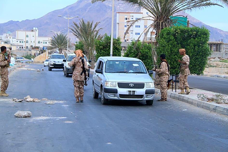 Hadrami elite forces guard Mukalla from Al-Qaeda by creating check-points. © 2016 Getty Images