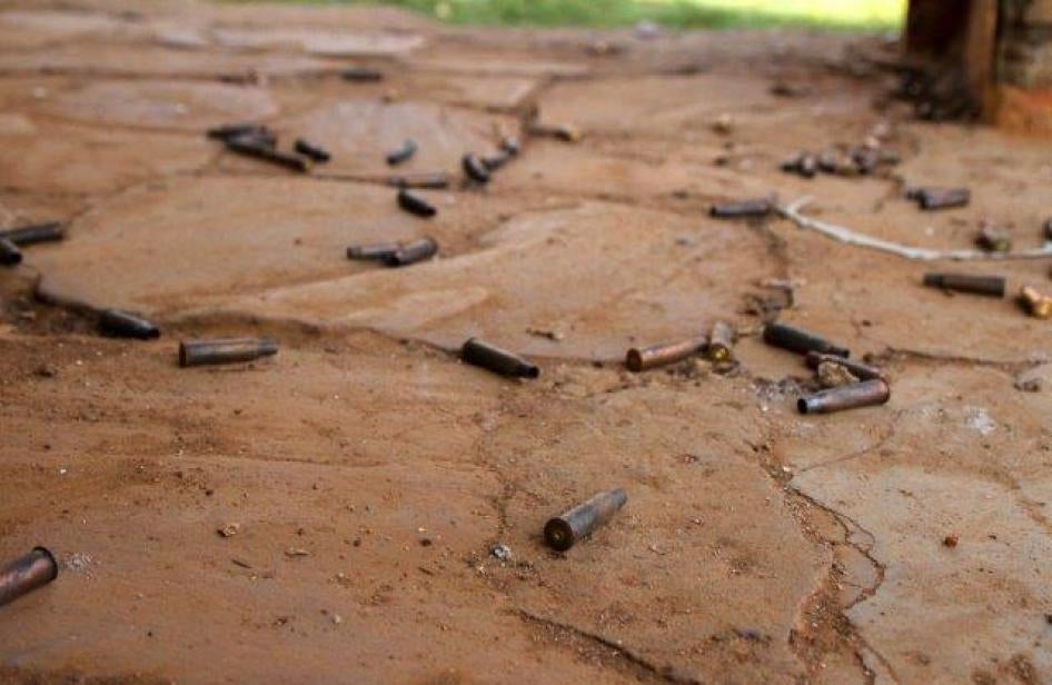 Des douilles de balles sur le sol à Bakala, en République centrafricaine, après des combats entre l’Union pour la Paix en Centrafrique (UPC) et le Front Populaire pour la Renaissance de la Centrafrique (FPRC) en décembre 2016.