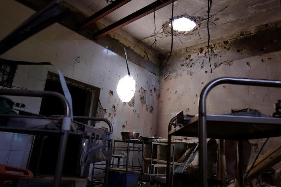 Une chambre endommagée d’un hôpital géré par Médecins Sans Frontières à Kunduz, en Afghanistan, photographiée près de six mois après des frappes aériennes menées par les forces américaines le 26 avril 2016, qui ont tué 42 personnes – des patients et membr