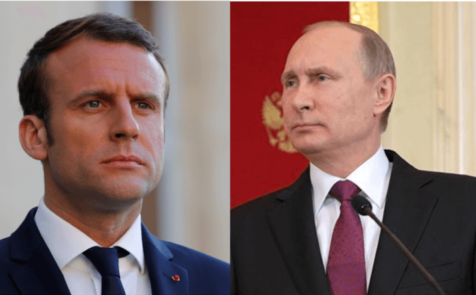 À gauche, le président français Emmanuel Macron au Palais de l'Élysée à Paris, le 21 mai 2017. À droite, le président russe Vladimir Poutine au Kremlin, à Moscou, le 11 avril 2017.