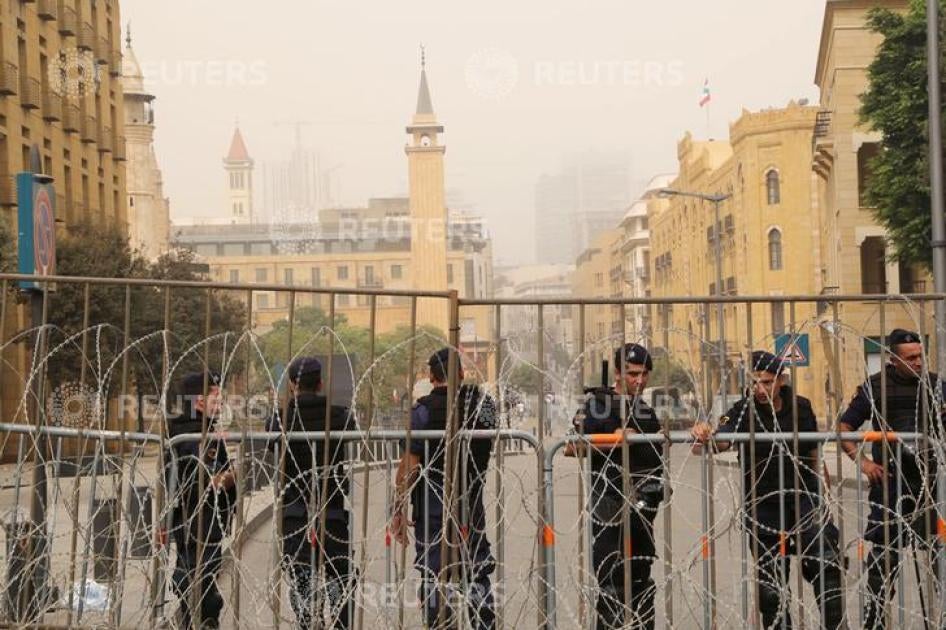 Lebanese security forces block a street leading to the parliament building in downtown Beirut, Lebanon September 9, 2015. 