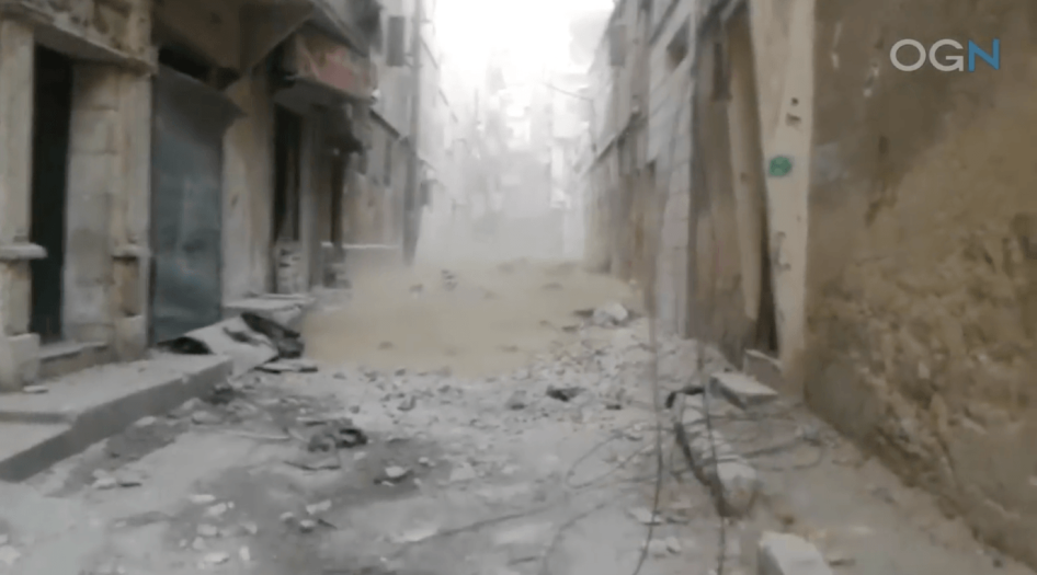 Image d’une vidéo montrant une rue du quartier d'al-Fardous à Alep, en Syrie, suite à une attaque chimique recourant à du chlore gazeux menée par les forces gouvernementales syriennes le 8 décembre 2016.