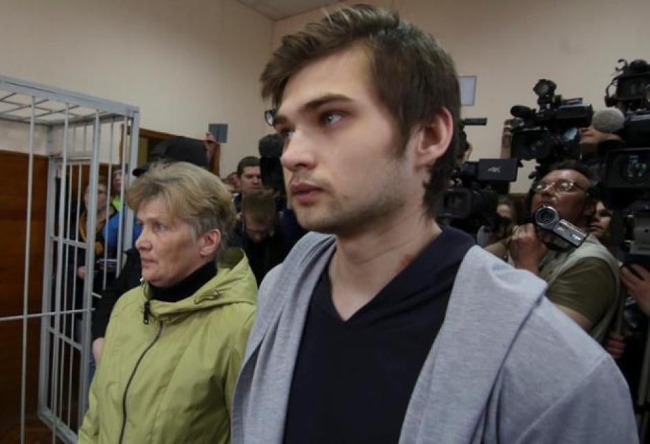 Ruslan Sokolovsky appears with his mother Yelena Chingina in a court during his sentencing in Yekaterinburg, Russia, May 11, 2017. 