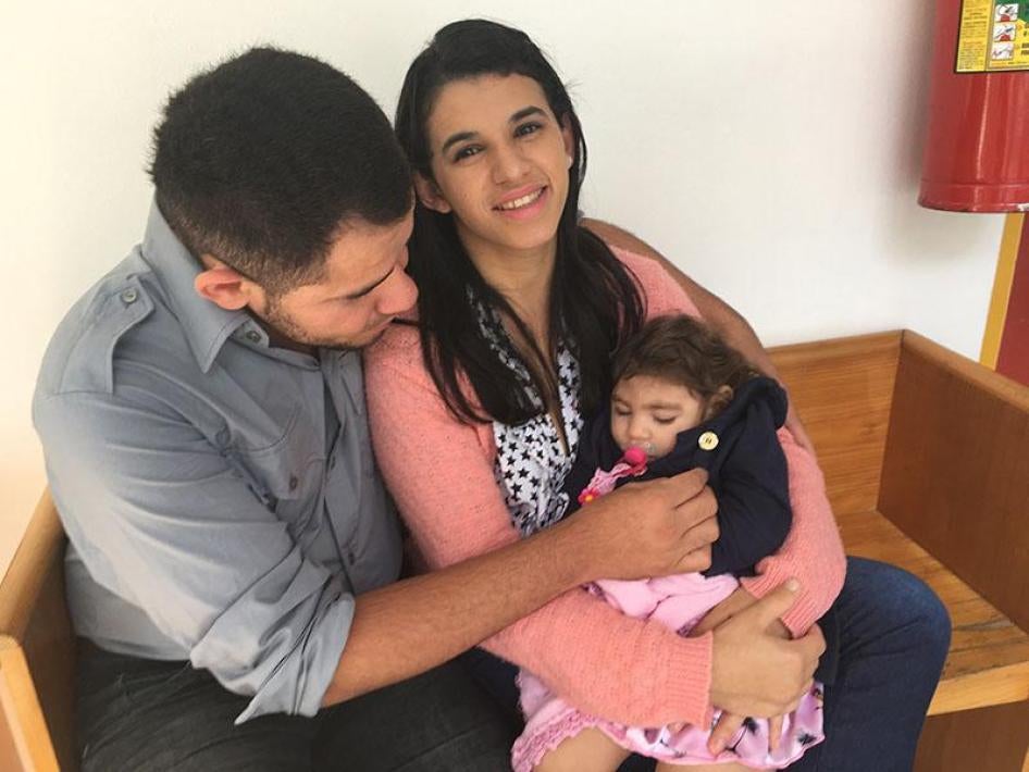 Maria Carolina Silva Flor and Joselito Alves dos Santos with their 18-month-old daughter, Maria Gabriela Silva Alves, pictured after the launch of the Human Rights Watch report Neglected and Unprotected, July 2017.