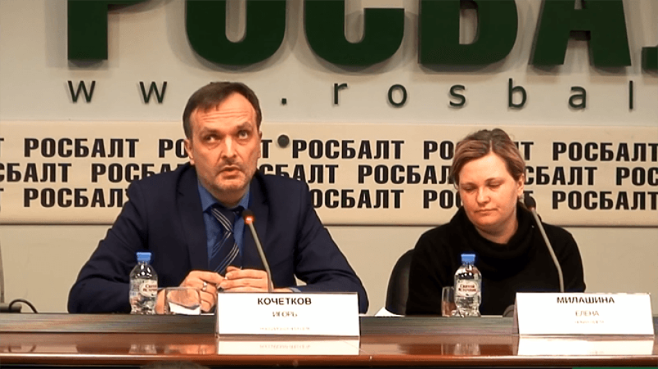 Russian LGBT Network Director Igor Kochetkov (left) and Novaya Gazeta journalist Yelena Milashina (right) at a press conference at the Rosbalt press center in Moscow, Russia on April 3, 2018.