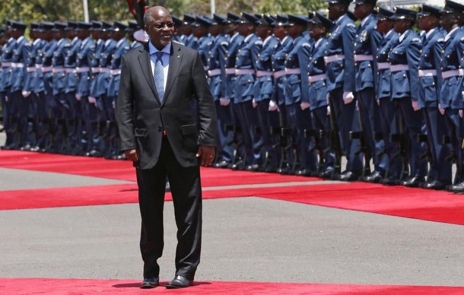 Tanzania's President John Magufuli leaves after inspecting a guard of honour during his official visit to Nairobi, Kenya October 31, 2016.