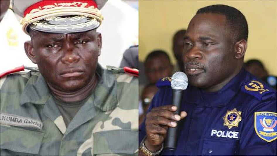 Gabriel Amisi (à gauche), surnommé « Tango Four », le nouveau chef d’état-major adjoint chargé des opérations et du renseignement, et John Numbi (à droite), le nouvel inspecteur général des forces armées de la République démocratique du Congo.