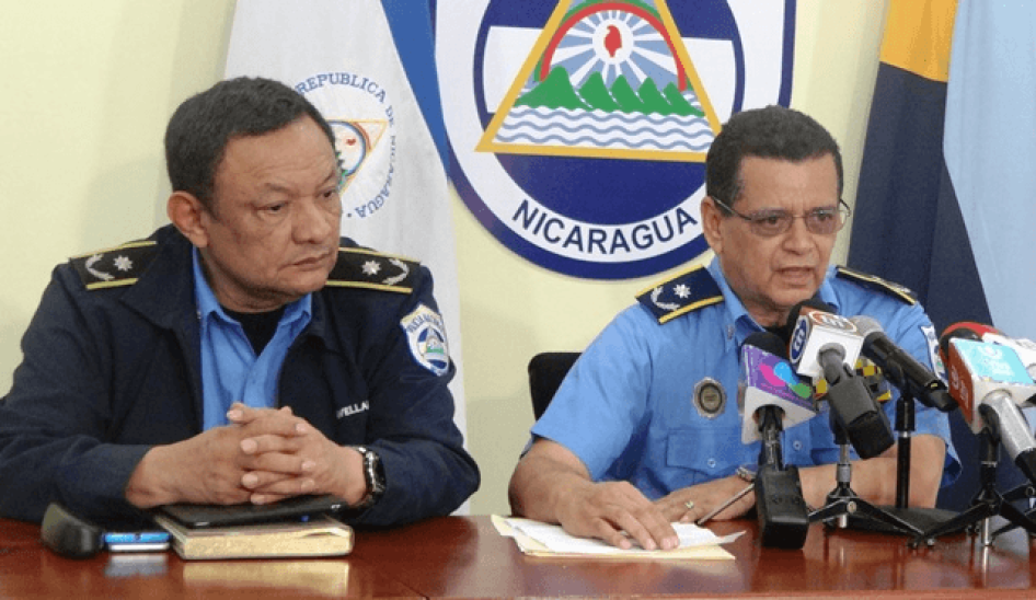 Comisionado General Ramón Avellán (izquierda) y Comisionado General Francisco Díaz (derecha), en una conferencia de prensa en Managua, Nicaragua. 2 de marzo de 2017.
