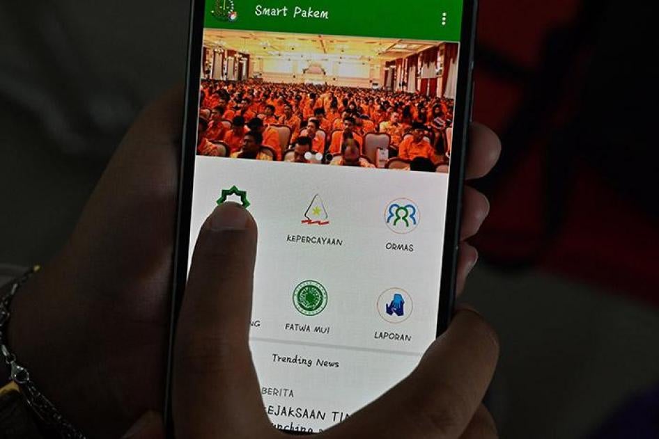 新推出的智能手机应用程式“Smart Pakem”，雅加达，2018年11月27日。