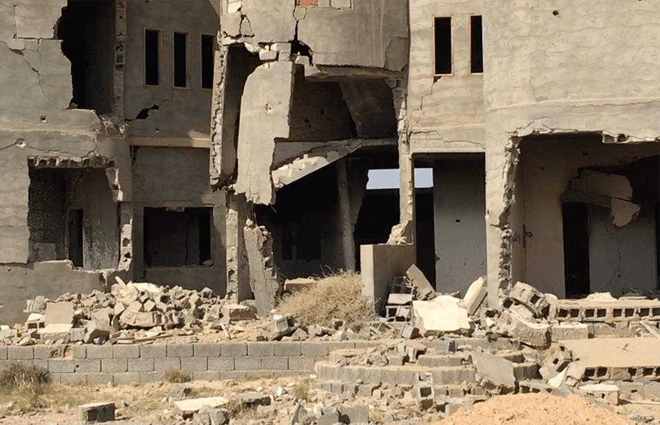 Décombres de maisons détruites dans la ville de Tawergha, dans le nord-ouest de la Libye.