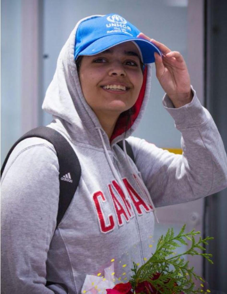 La jeune femme saoudienne Rahaf Mohammed al-Qunun, peu après son arrivée à l'aéroport international Pearson de Toronto, au Canada, le 12 janvier 2019.