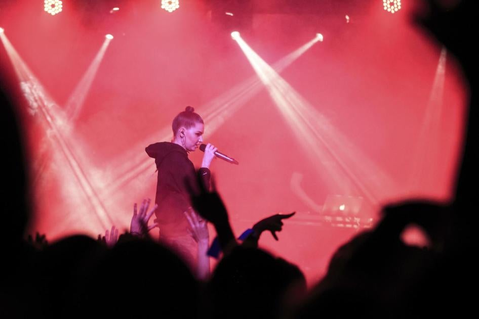 Анастасия Креслина на концерте IC3PEAK в Екатеринбурге 29 ноября 2018 г.