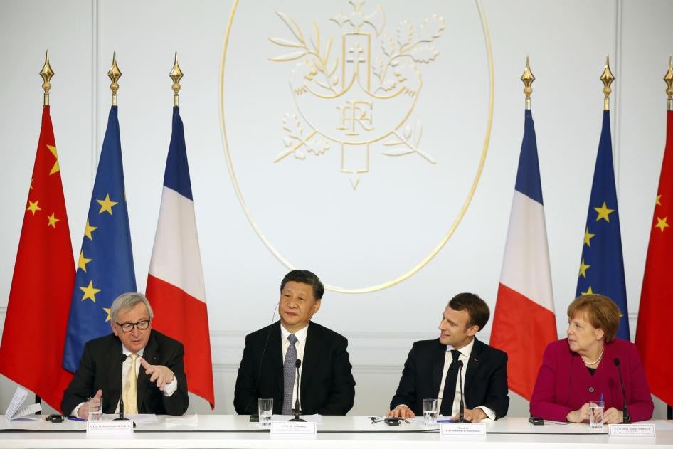 欧盟委员会主席容克、中国国家主席习近平、法国总统马克龙和德国总理默克尔出席记者会，巴黎，2019年3月26日。