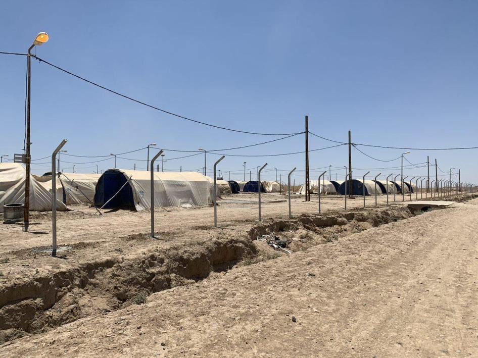 The beginnings of a gate erected in Jadah 5 camp intended to enclose a section of the camp to prevent free movement. © 2019 Belkis Wille/Human Rights Watch