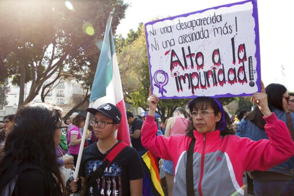Manifestation tenue dans la ville de Mexico le 2 février 2019, pour protester contre l’ampleur du problème des violences contre les femmes – notamment des meurtres et disparitions forcées - au Mexique.  Message inscrit sur la pancarte : «  Halte à l’impun