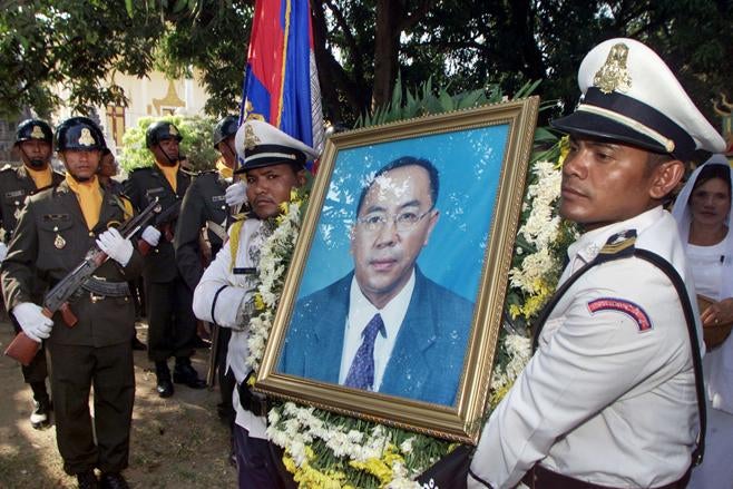 首相 カンボジア フン・セン