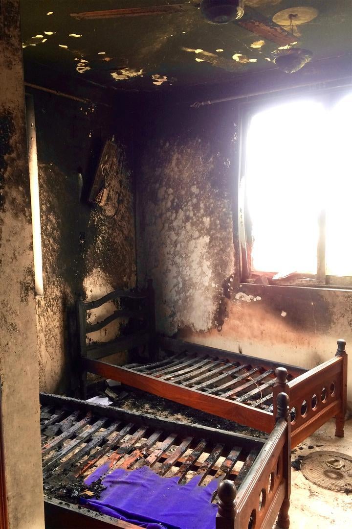 غرفة محترقة في منزل هاجمته القوات الحكومية في حي مونوكي بجوبا، جنوب السودان في 10 يوليو/تموز، 2016.