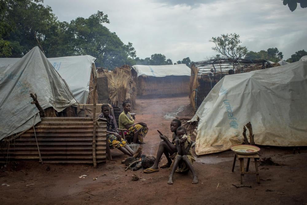 Des personnes déplacées dans le camp principal de Batangafo, province de Ouham (République centrafricaine), en août 2015. 