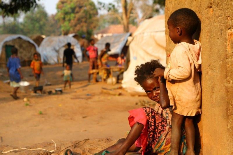 Des enfants de Bakala dans un camp pour personnes déplacées à Grimali, en République centrafricaine, le 24 janvier 2017. Environ 10 000 personnes ont fui les combats entre l’UPC et le FPRC dans la province d’Ouaka depuis fin novembre 2016. 