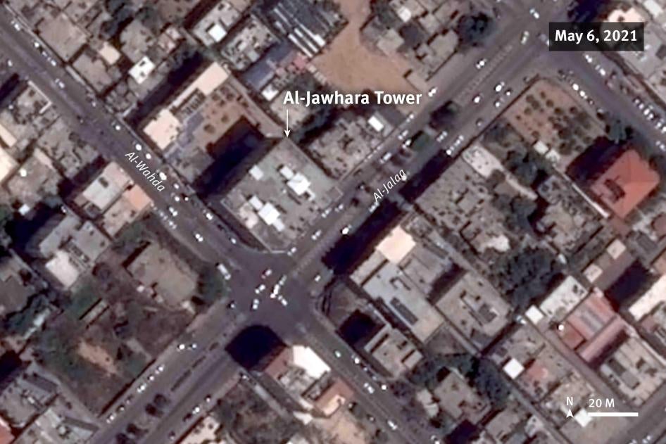 Before and after satellite imagery illustrate the attack on al-Jawhara tower on May 12, 2021. Debris is visible along both al-Wahda and al-Jalaa streets as a result of the damaged caused to by the attack.