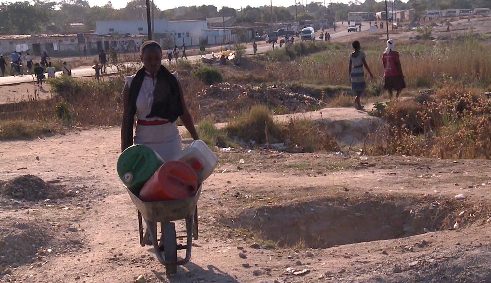 Zimbabwe: Unsafe Water Raises COVID-19 Risks - Human Rights Watch