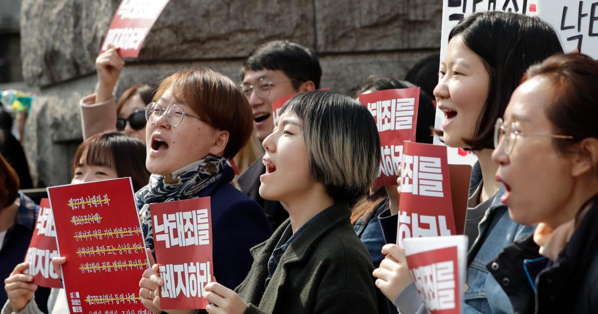 Single Women in South Korea Have Rights to a Family Too | Human Rights Watch
