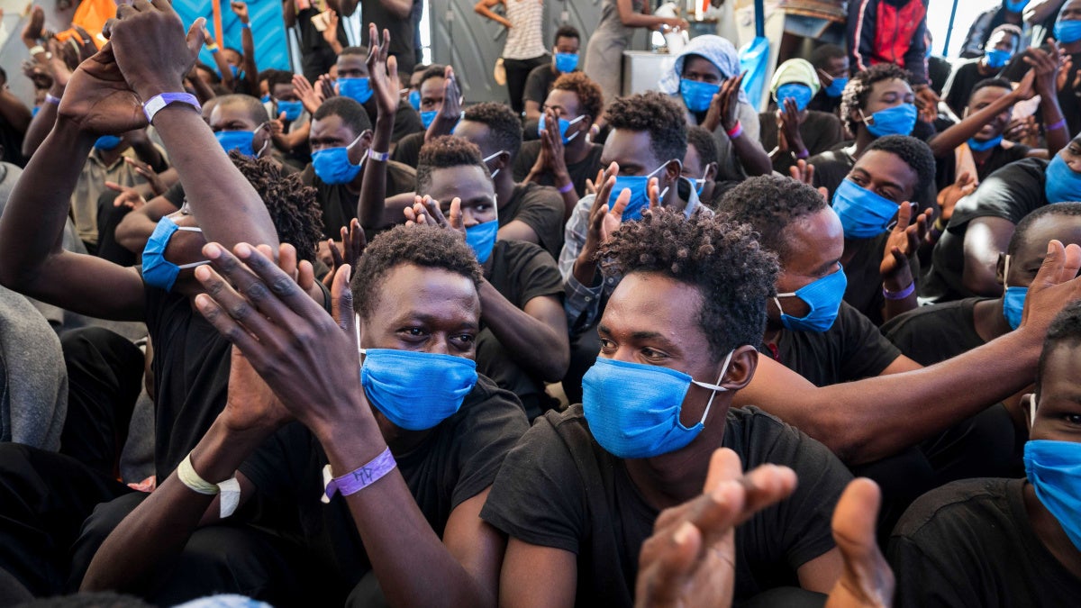 Italy: Strengthen Immigration Law Protections