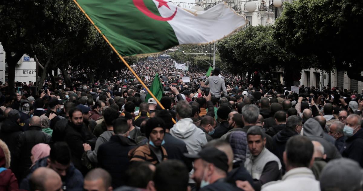 Algérie en arabe Barr al-Djāza'ir République démocratique et populaire d' Algérie - LAROUSSE