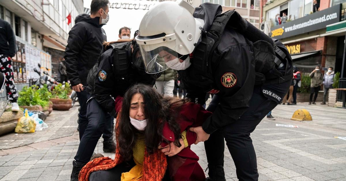 Turkey Resumes its Crackdown on Student Protesters Human Rights Watch