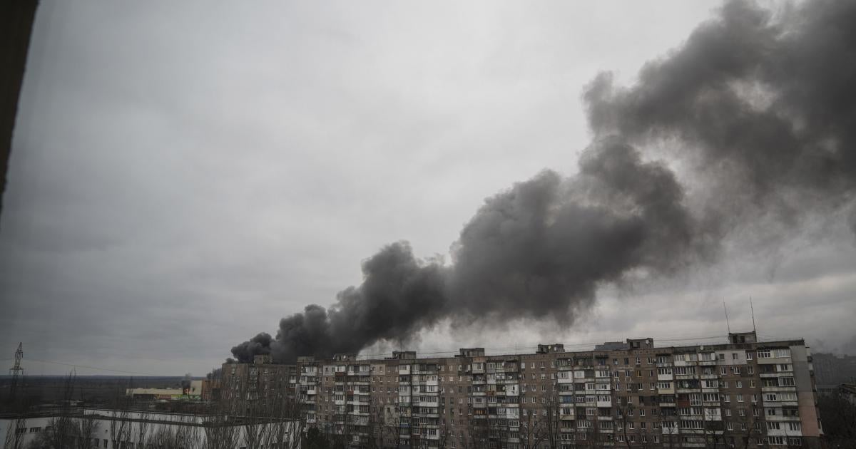 Ukraine: Mariupol Residents Trapped by Russian Assault
