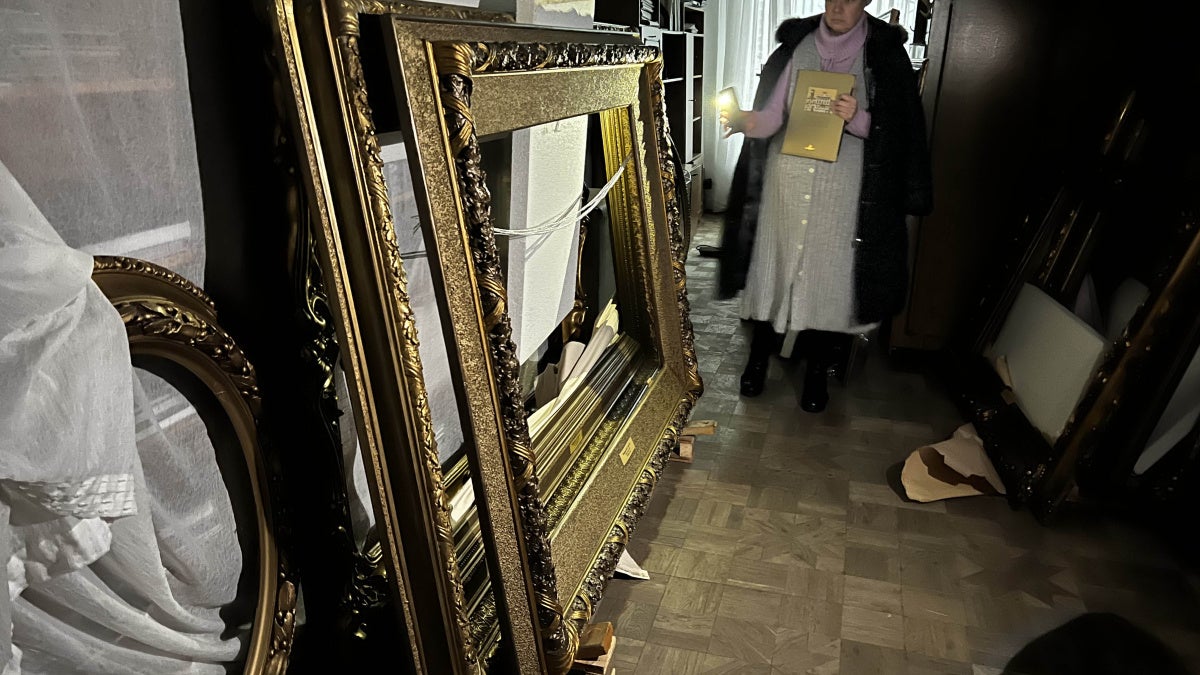 Ukraine: Russians Pillage Kherson Cultural Institutions - Vimarsana News