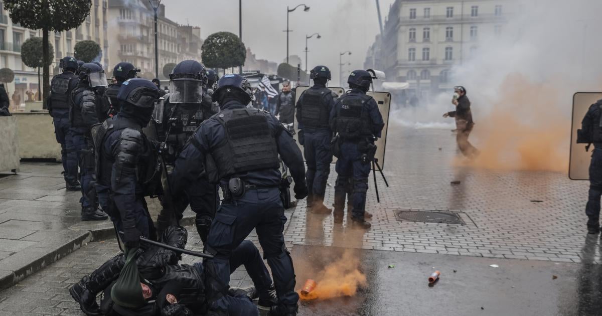 Les manifestations en France mettent à l’épreuve l’engagement du gouvernement en faveur des droits de l’homme