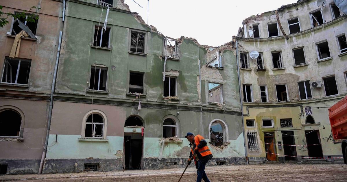 Ukraine: Russian Missile Strike on Lviv a Possible War Crime