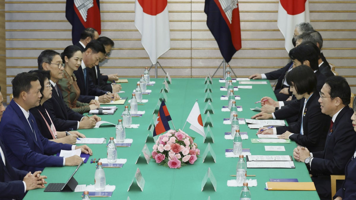 日本：カンボジア首相に人権問題で強い働きかけを | Human Rights Watch
