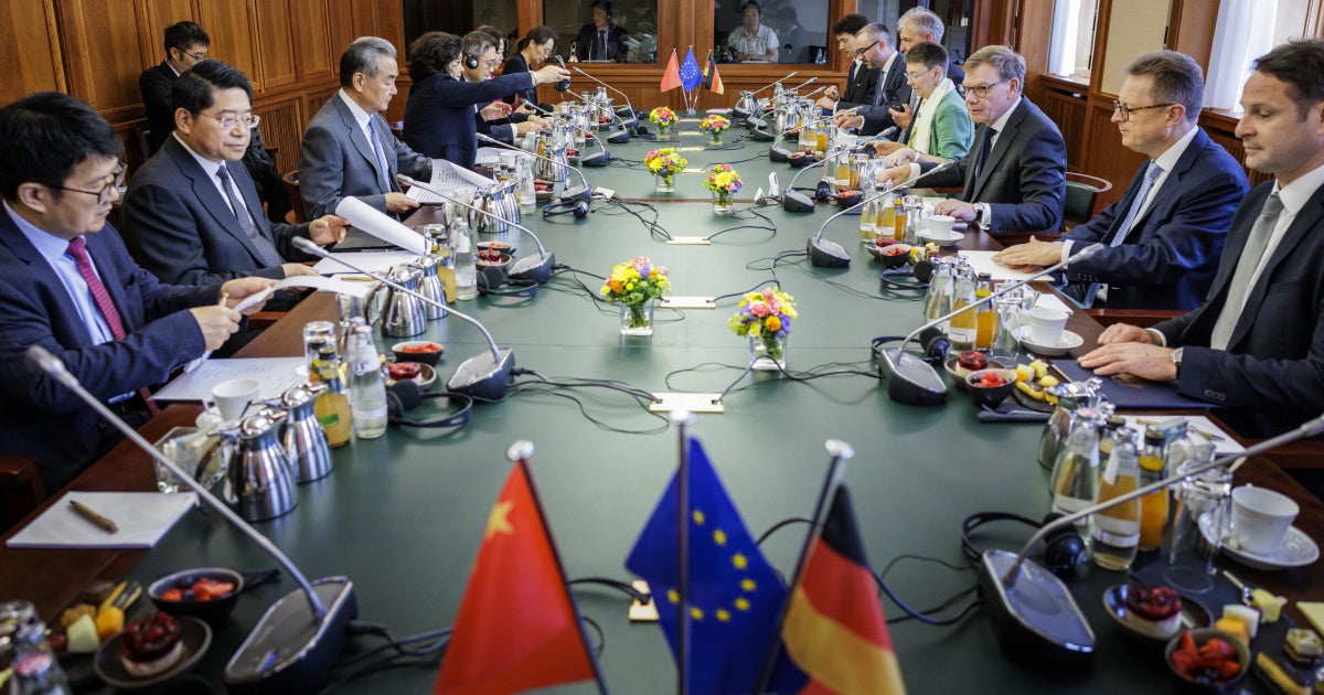 On German Official’s China Trip, Rights Not Negotiable
