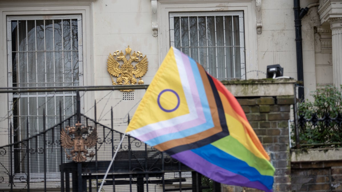 Russia: LGBT Rights Groups Further Criminalized