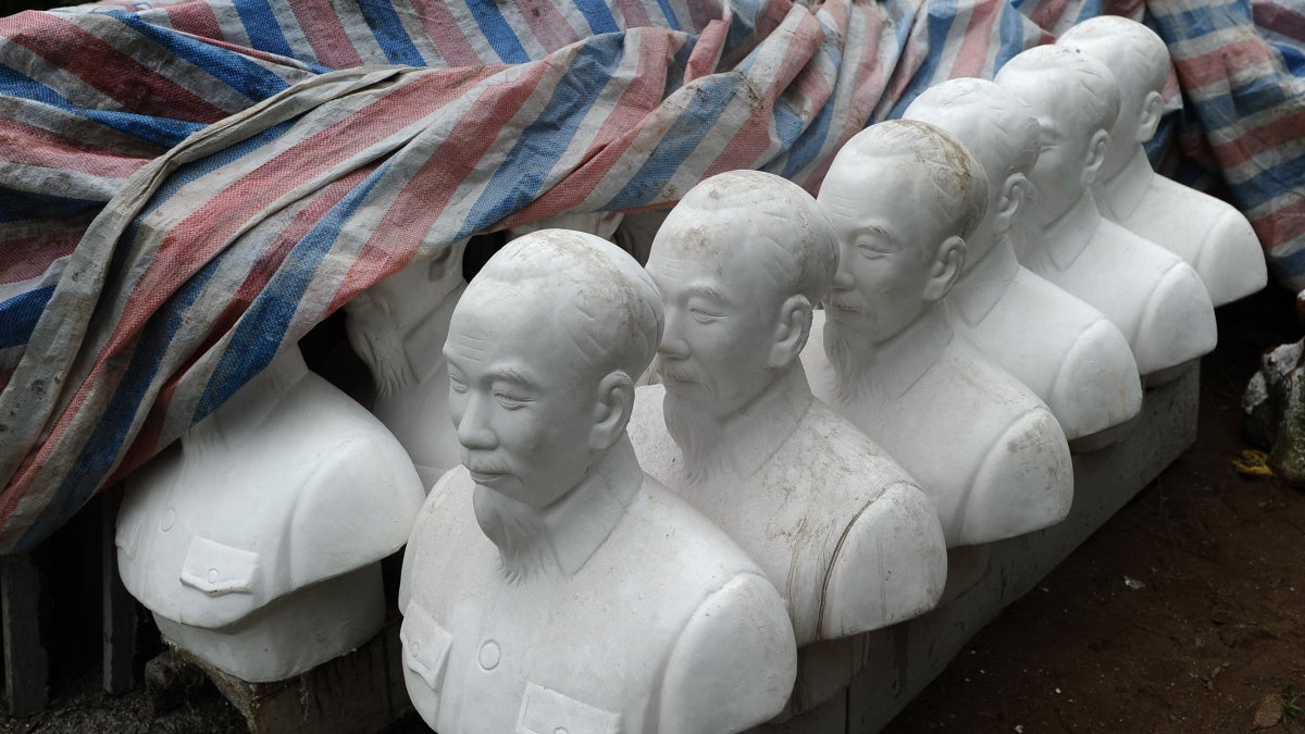 Vietnam: 5 Arrested for Ho Chi Minh Book