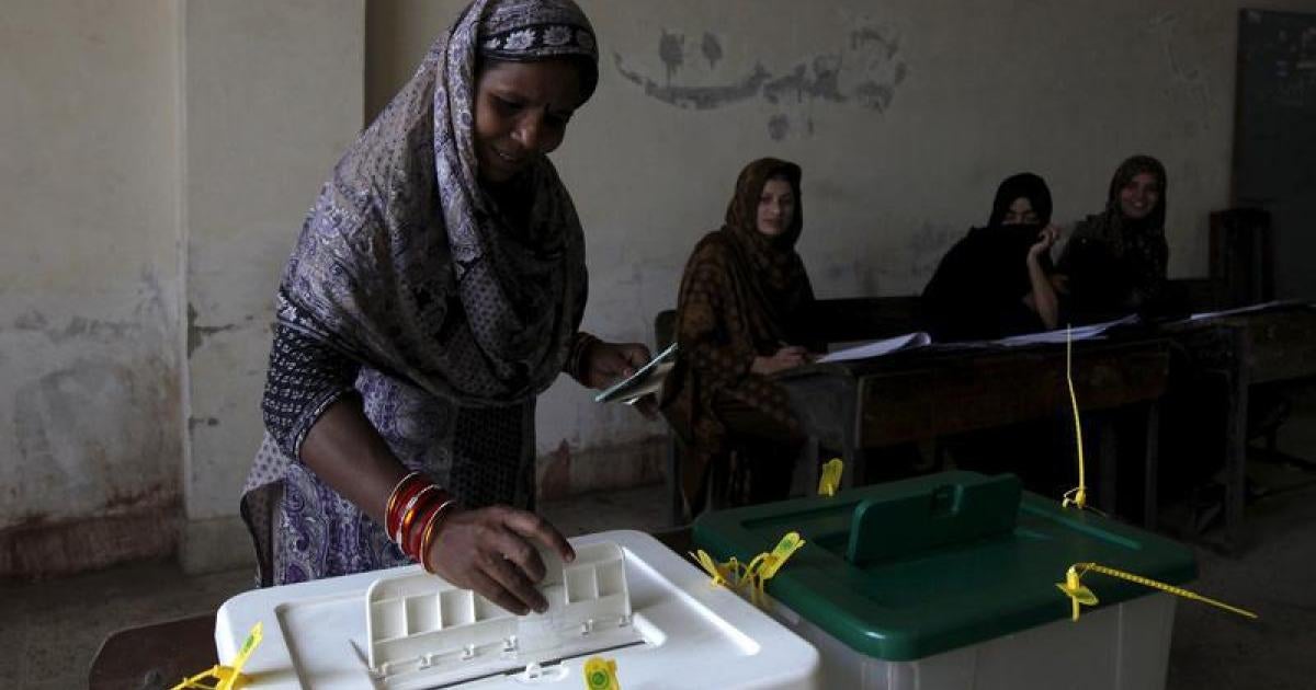 For First Time in Decades, Some Pakistani Women Vote | Human Rights Watch