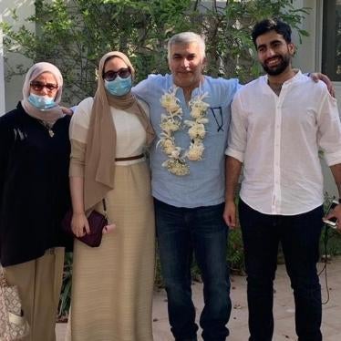 نبيل رجب عائدا إلى عائلته في 9 يونيو/حزيران 2020.